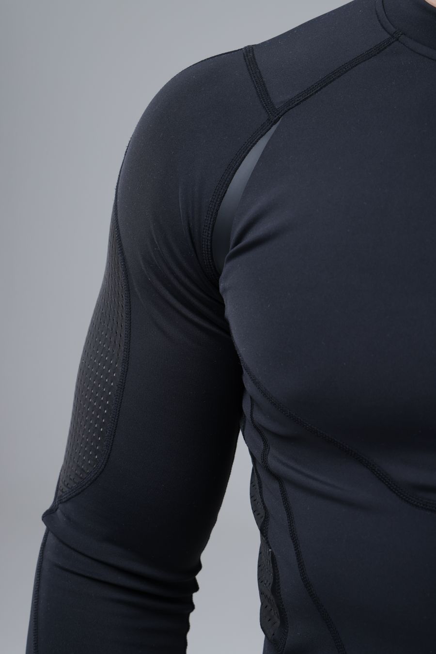 Shoulder seams of a compression top