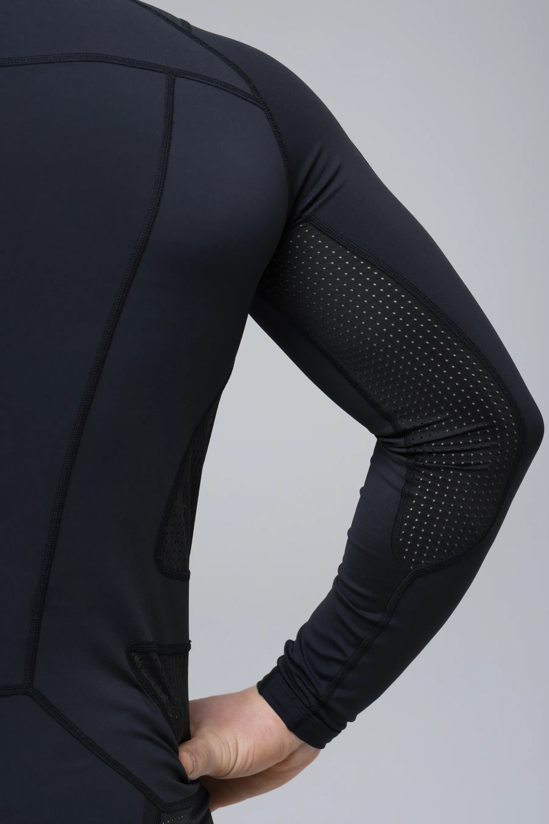 Abjari compression rashguard, side view